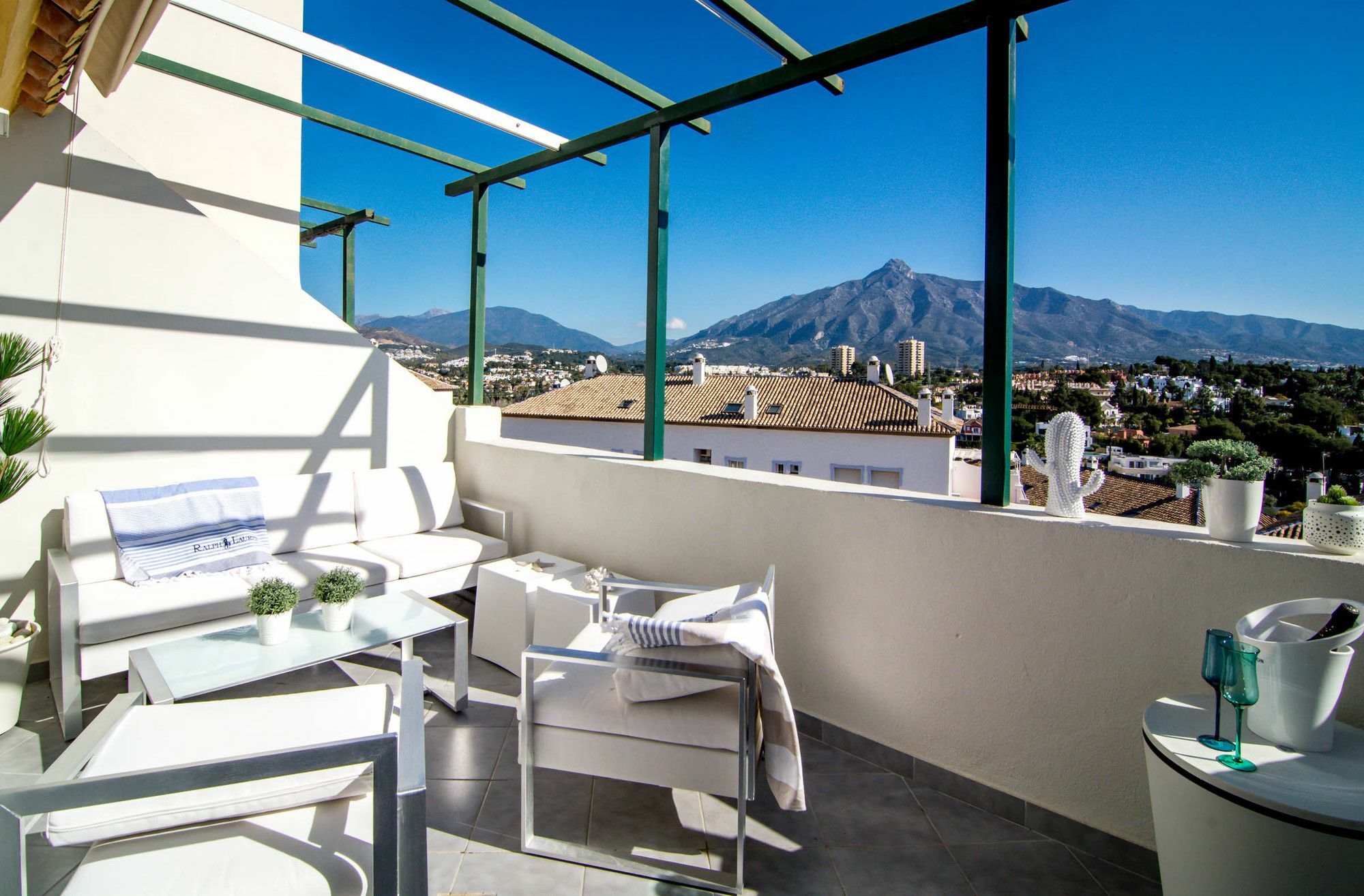 Sad-spacious 2 Bedroom Duplex P.banus Appartement