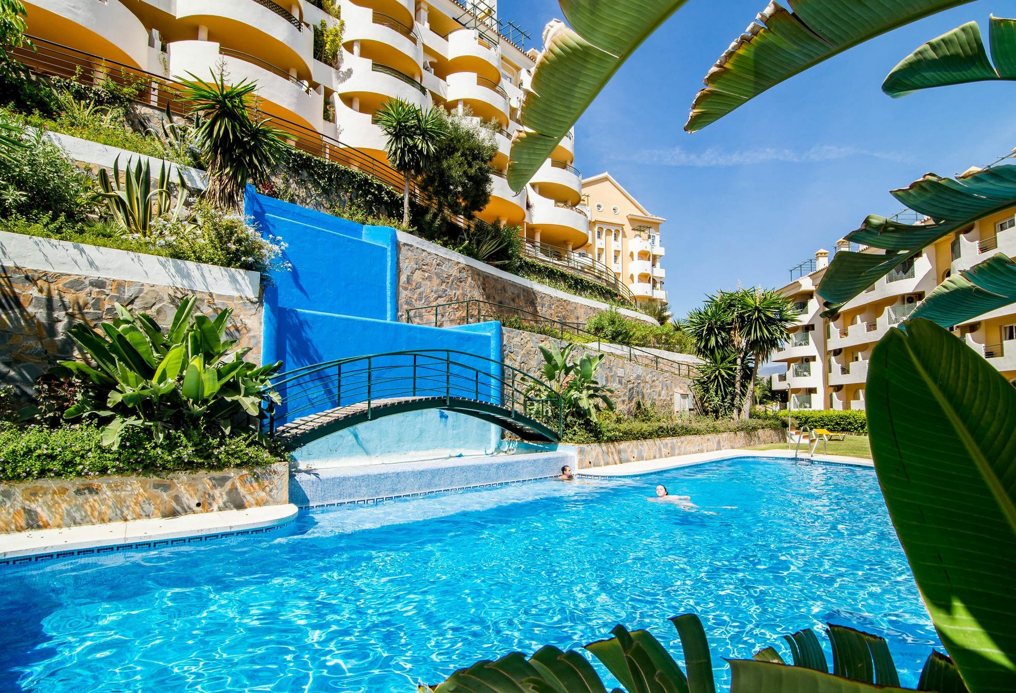 Sad-spacious 2 Bedroom Duplex P.banus Appartement *