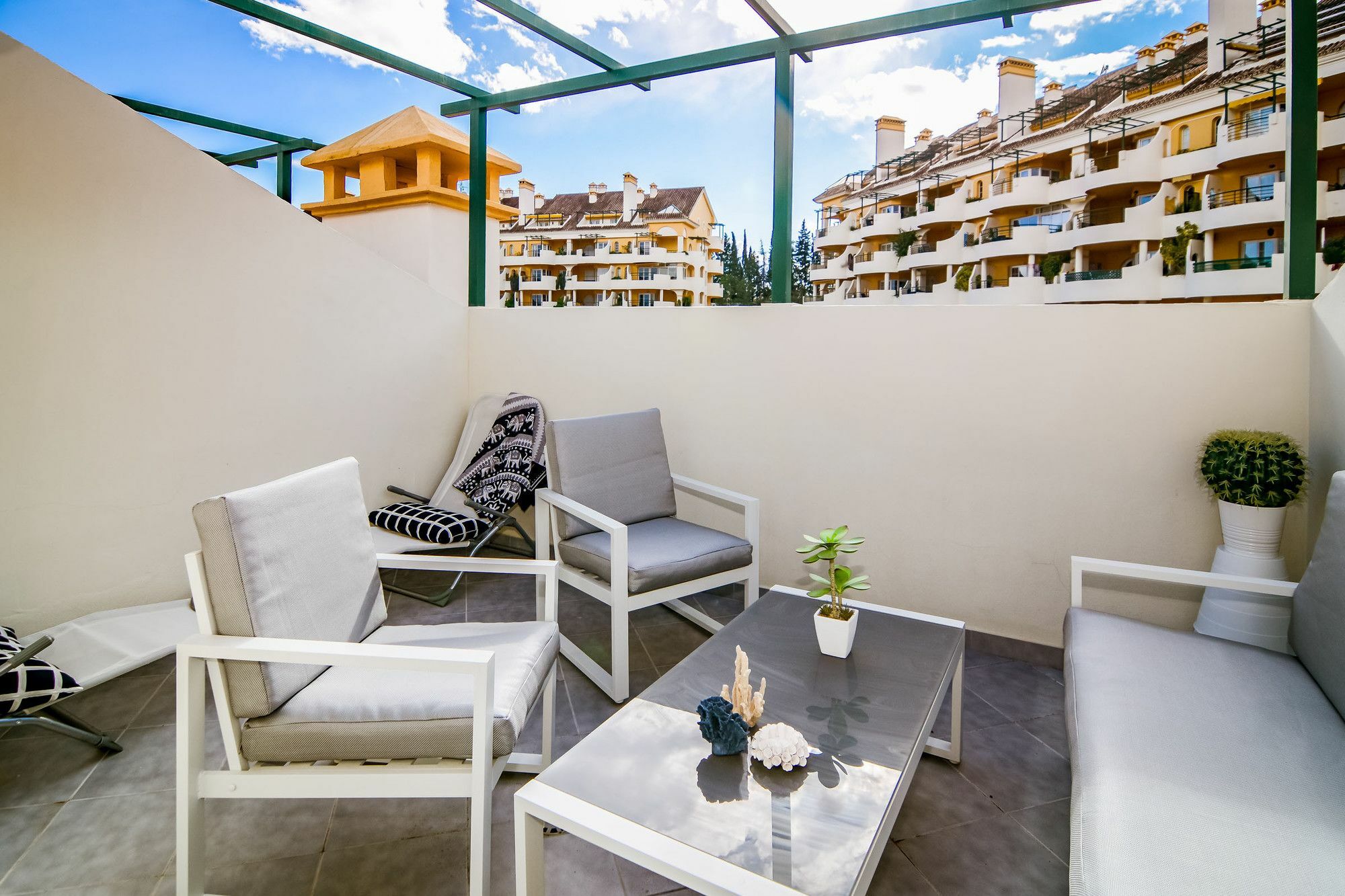 Sad-spacious 2 Bedroom Duplex P.banus Appartement